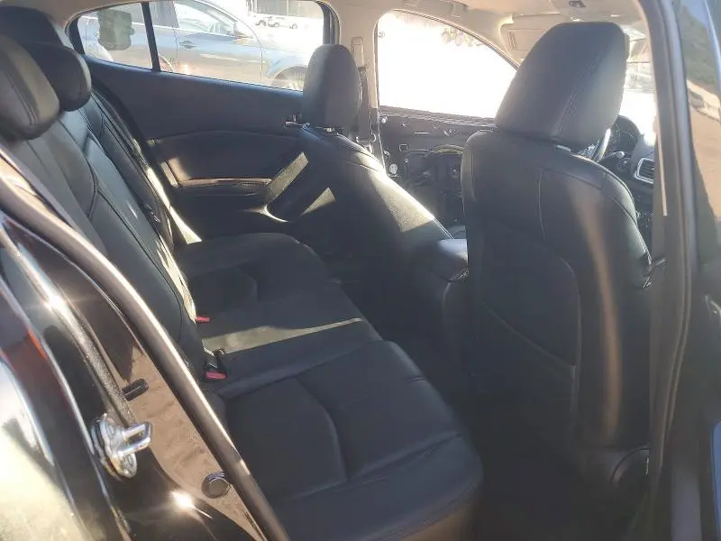 2017 MAZDA 3 TOURING  