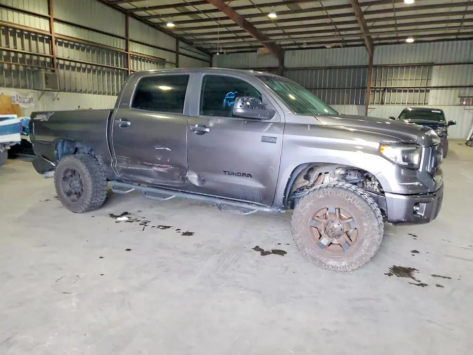 2015 TOYOTA TUNDRA CREWMAX SR5  