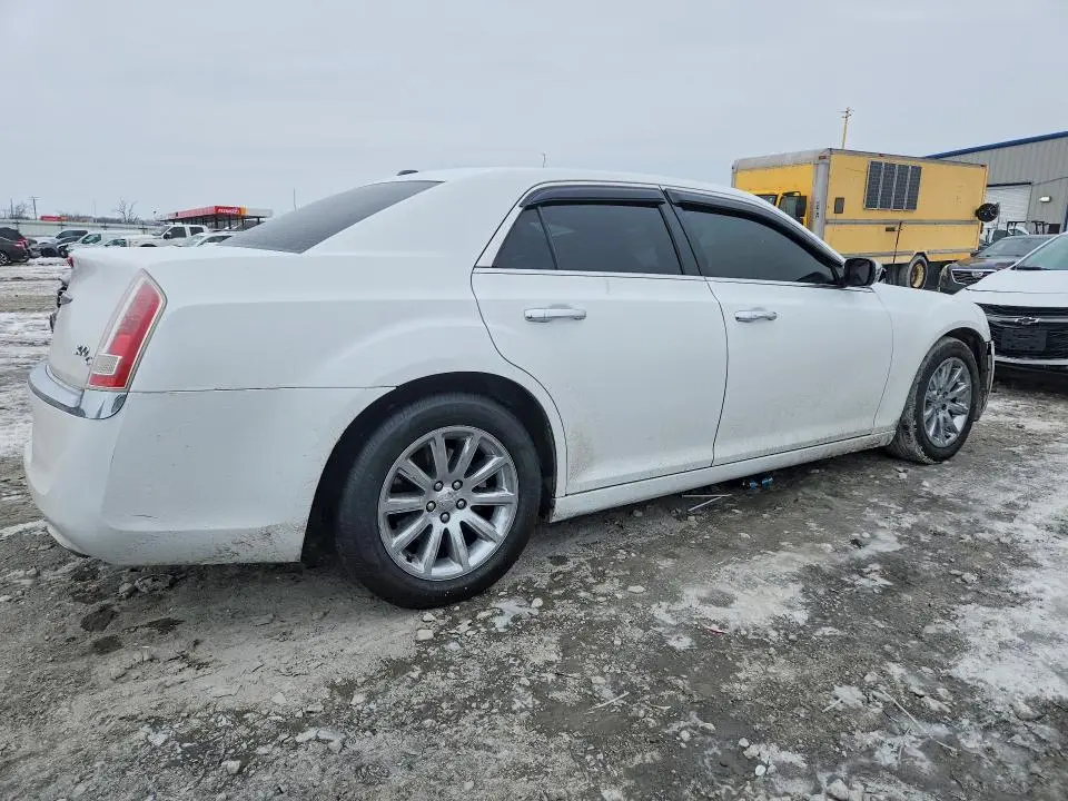 2014 CHRYSLER 300C   