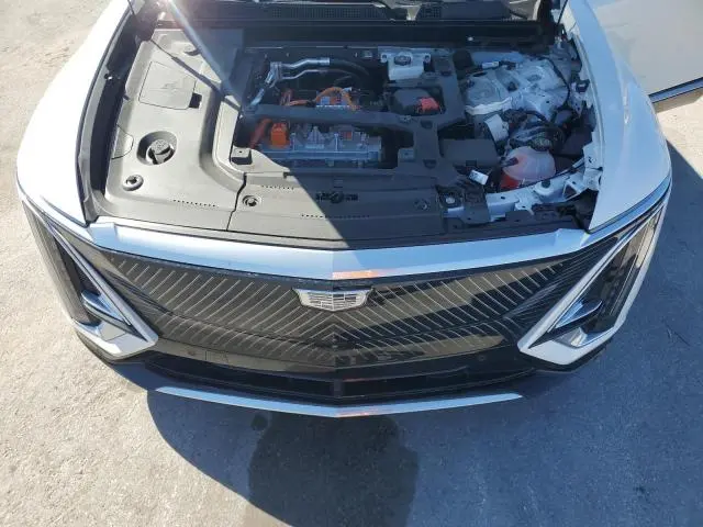 2024 CADILLAC LYRIQ LUXURY  