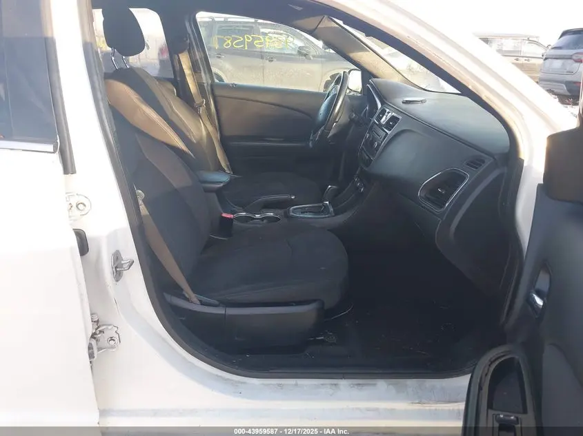 2012 CHRYSLER 200 TOURING