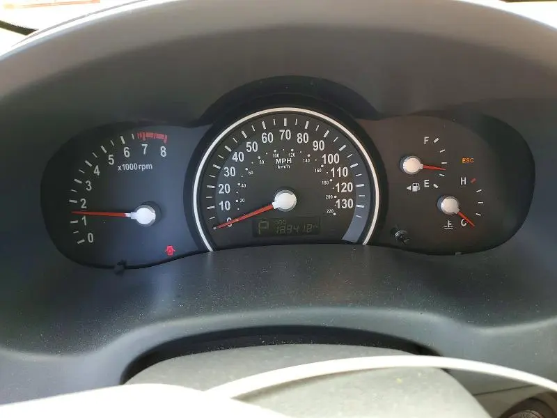 2012 KIA SEDONA LX  