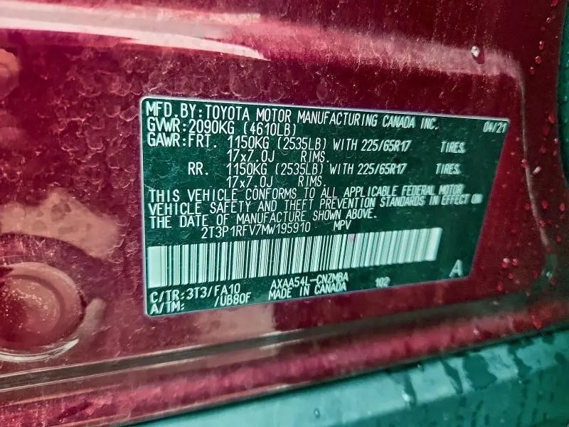 2021 TOYOTA RAV4 XLE  