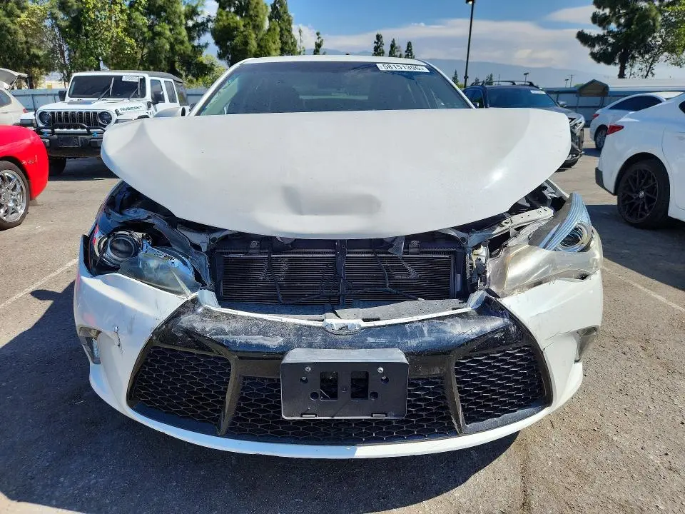 2017 TOYOTA CAMRY SE  