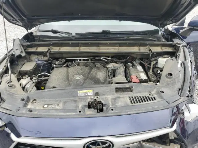 2022 TOYOTA HIGHLANDER XLE  