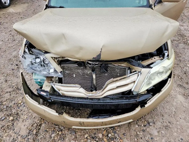 2010 TOYOTA CAMRY LE  