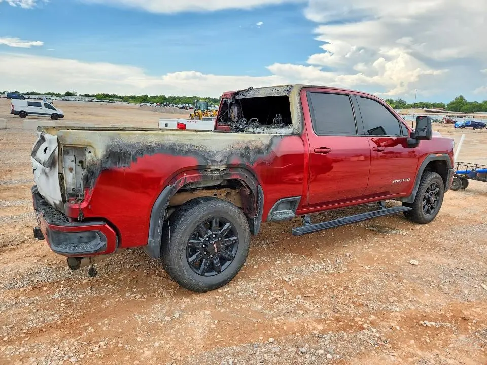 2025 GMC SIERRA K2500 AT4  