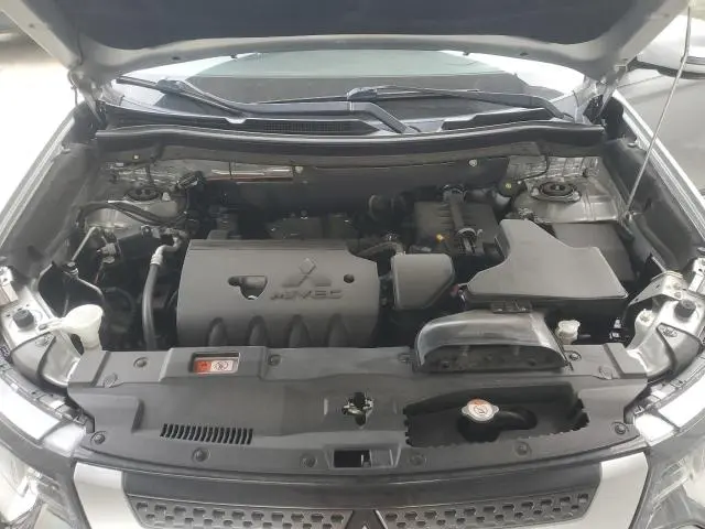 2019 MITSUBISHI OUTLANDER SE  