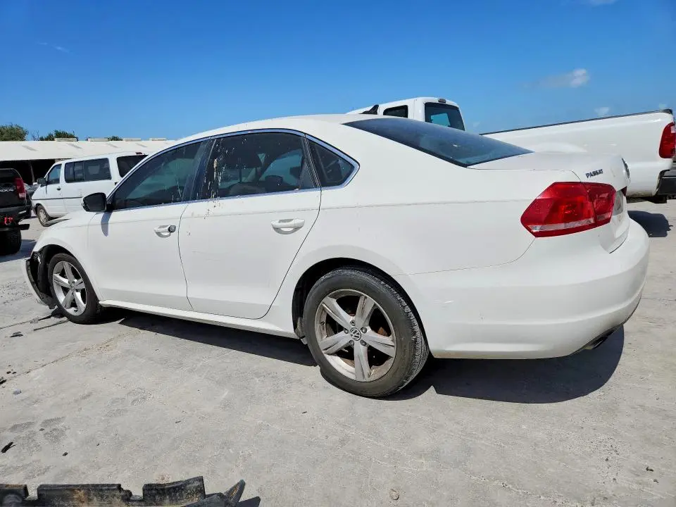 2015 VOLKSWAGEN PASSAT S  
