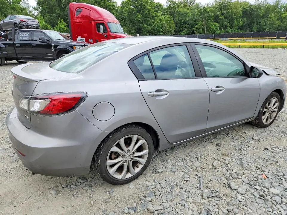 2011 MAZDA 3 S  