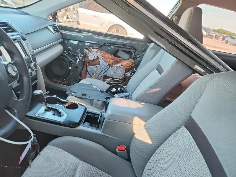 2014 TOYOTA CAMRY LE  