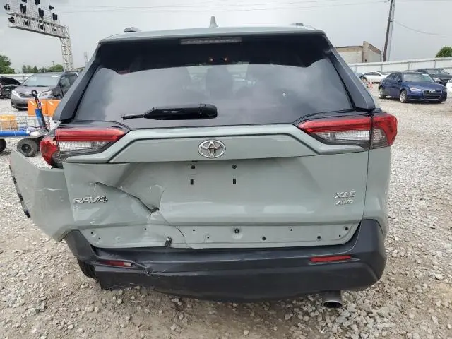 2021 TOYOTA RAV4 XLE  