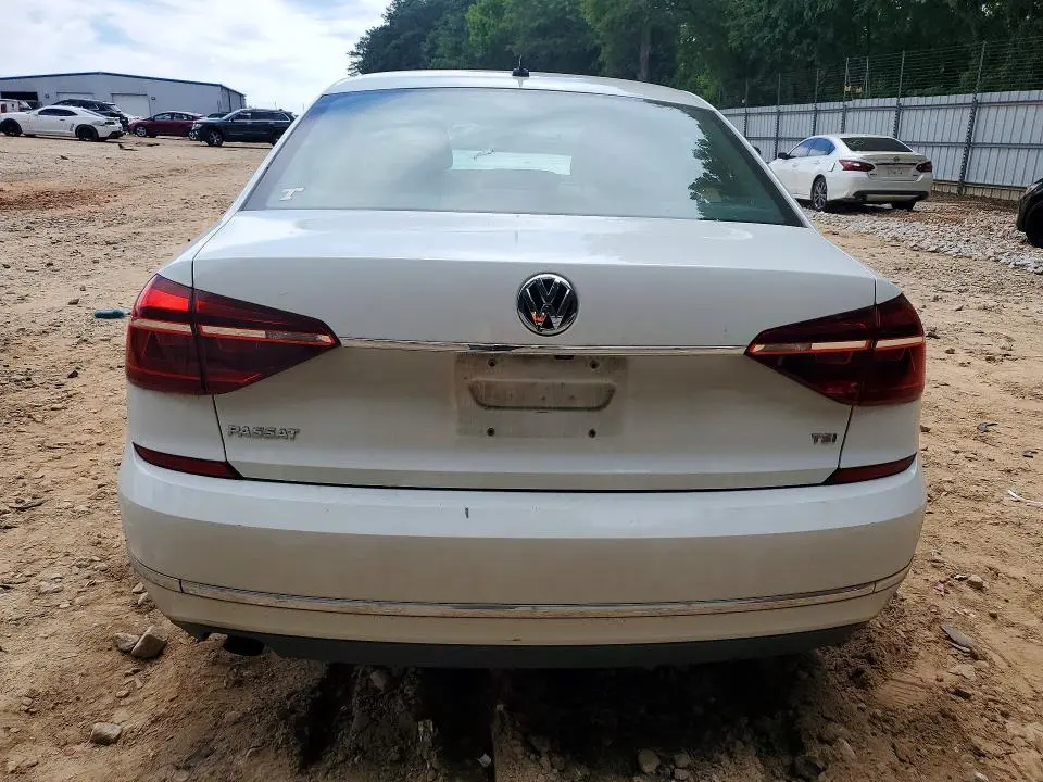 2017 VOLKSWAGEN PASSAT S  