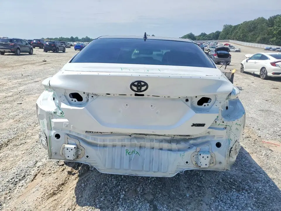 2018 TOYOTA CAMRY XSE  