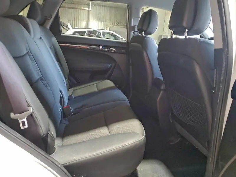 2011 KIA SORENTO BASE  