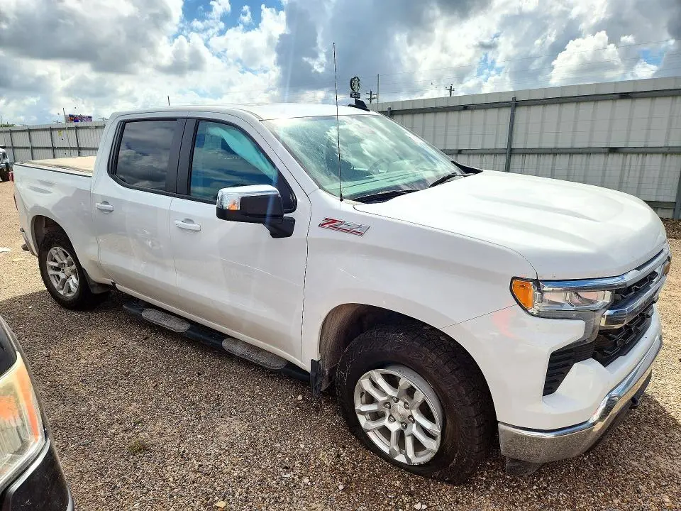 2025 CHEVROLET SILVERADO K1500 LT  