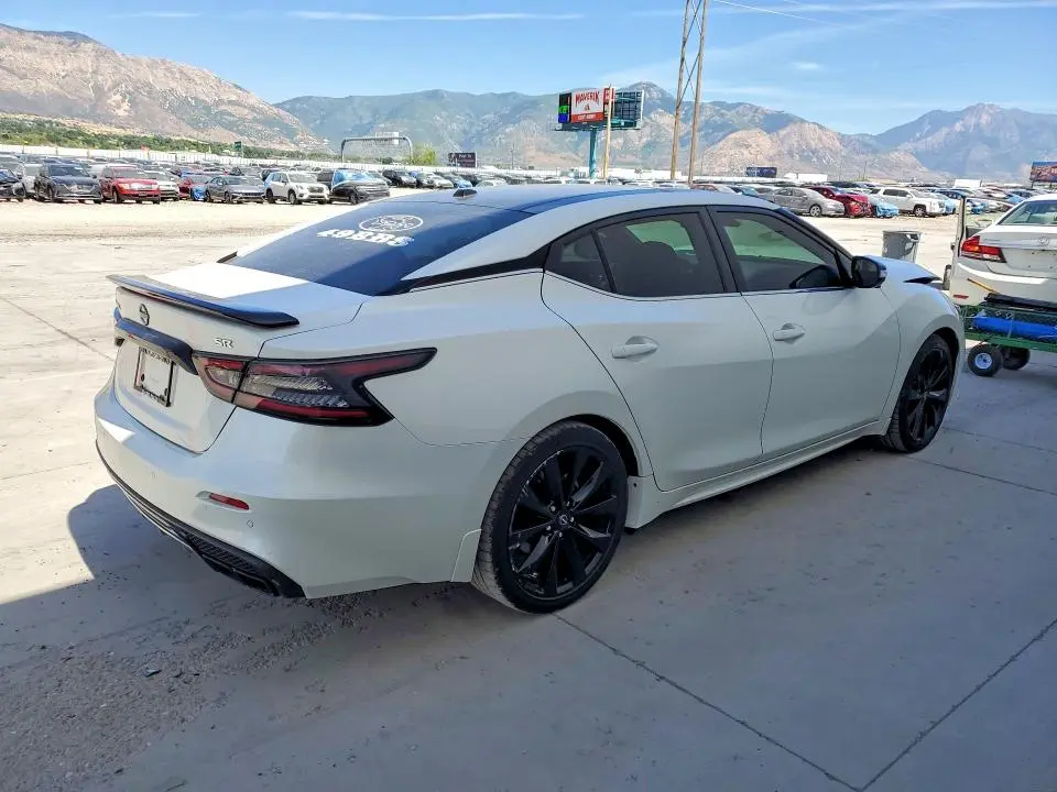 2023 NISSAN MAXIMA SR  