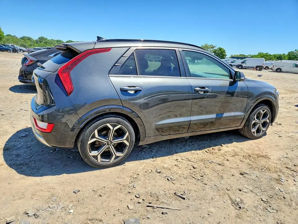 2023 KIA NIRO EX  