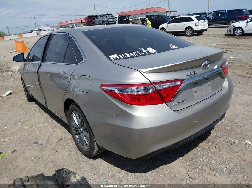 2017 TOYOTA CAMRY SE
