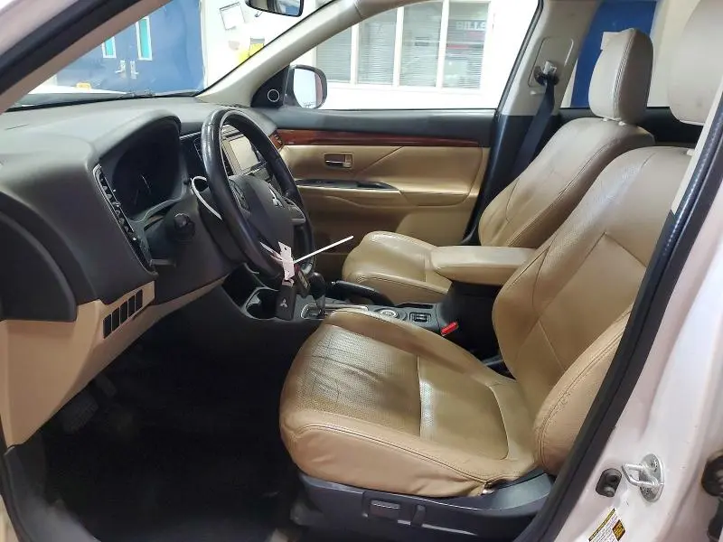 2015 MITSUBISHI OUTLANDER SE  