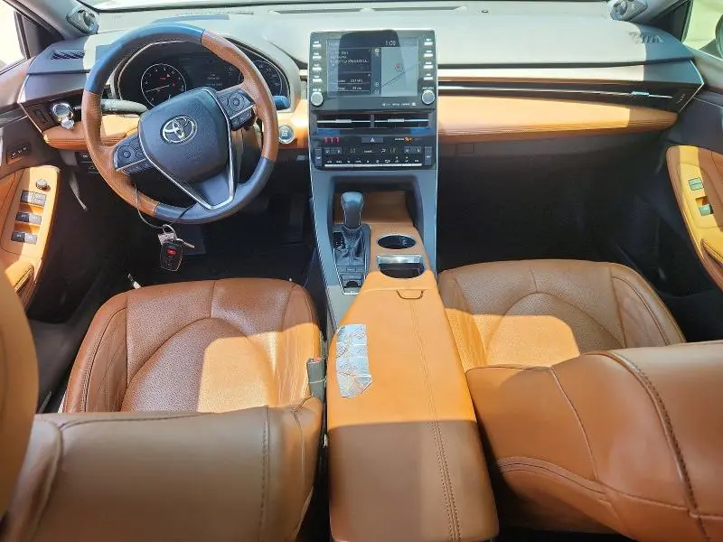 2019 TOYOTA AVALON LIMITED  