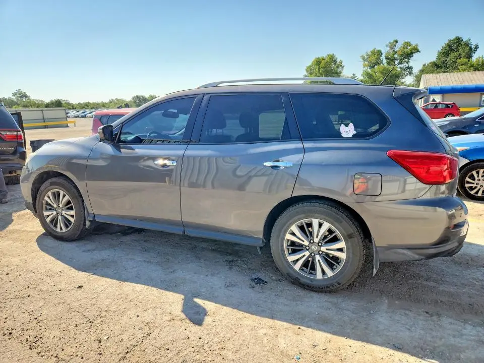 2017 NISSAN PATHFINDER SL  
