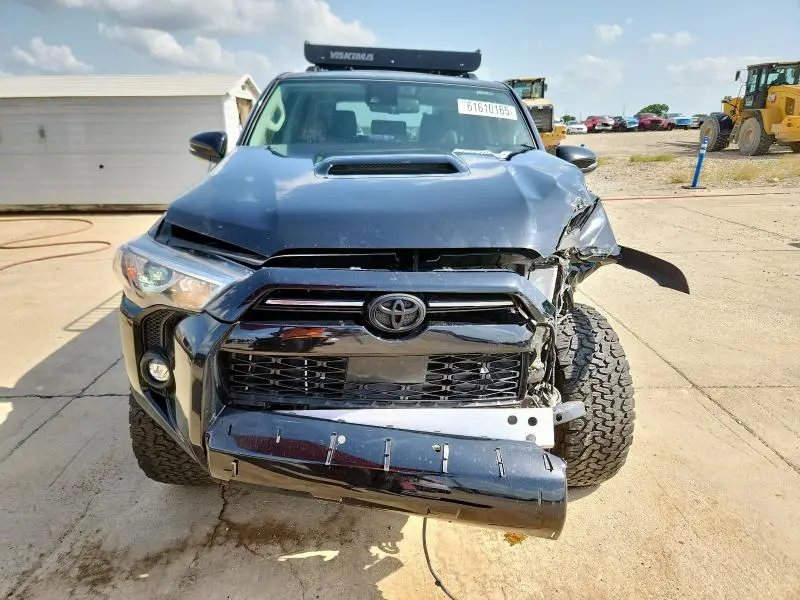 2021 TOYOTA 4RUNNER VENTURE  