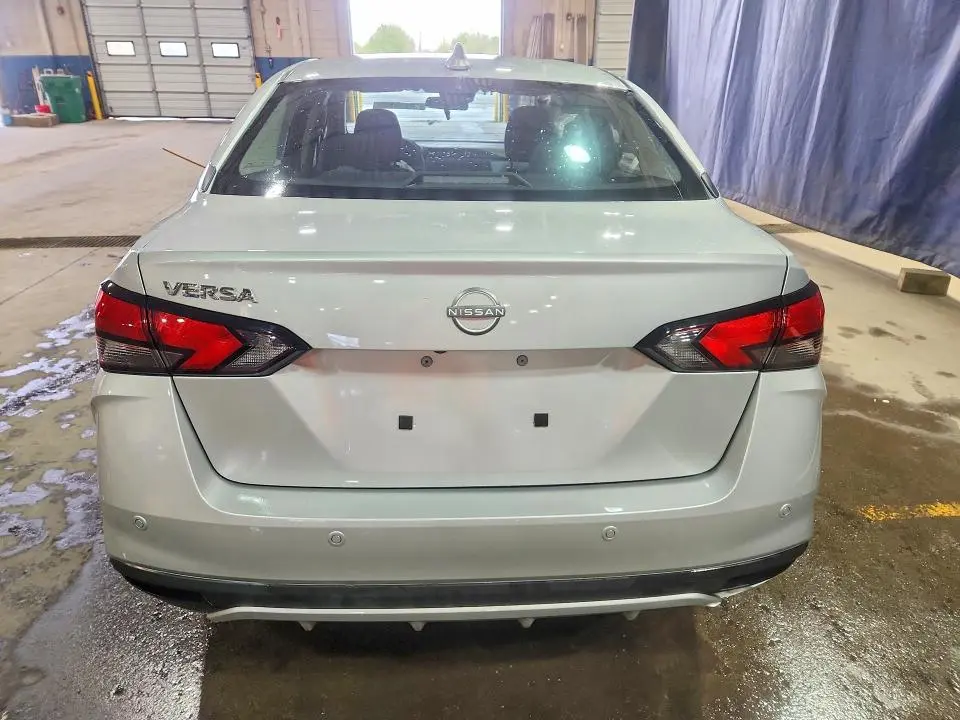 2025 NISSAN VERSA SV  