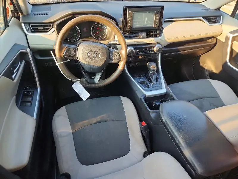 2019 TOYOTA RAV4 XLE  