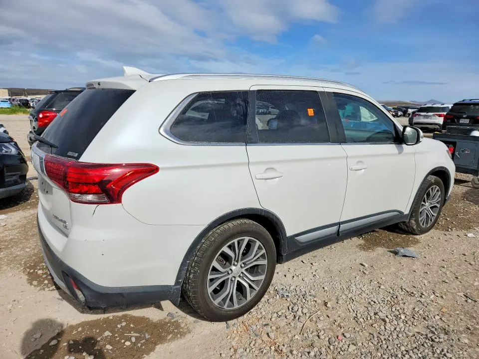 2017 MITSUBISHI OUTLANDER SE  