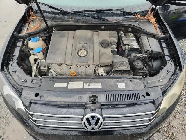 2013 VOLKSWAGEN PASSAT SE  