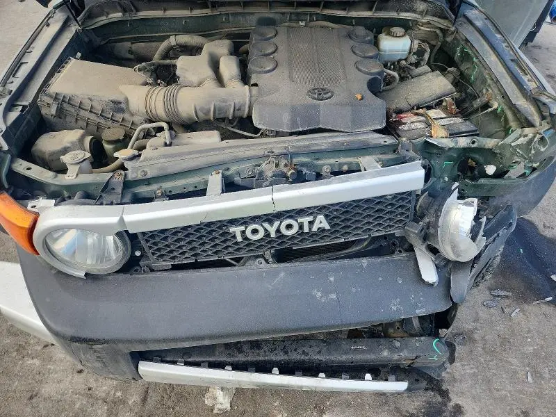 2013 TOYOTA FJ CRUISER   