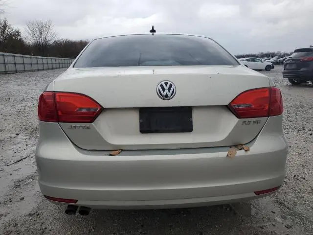 2011 VOLKSWAGEN JETTA SE  