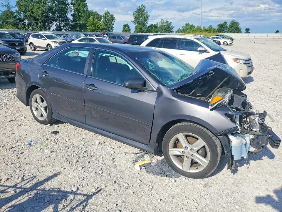 2013 TOYOTA CAMRY SE  