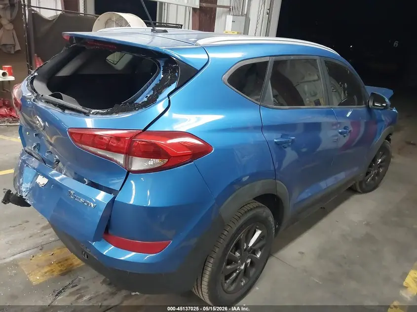 2016 HYUNDAI TUCSON SE