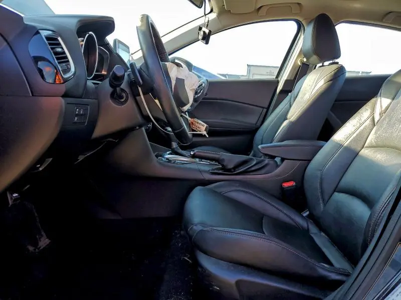 2015 MAZDA 3 TOURING  