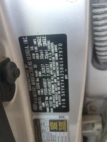 2011 KIA SORENTO BASE  