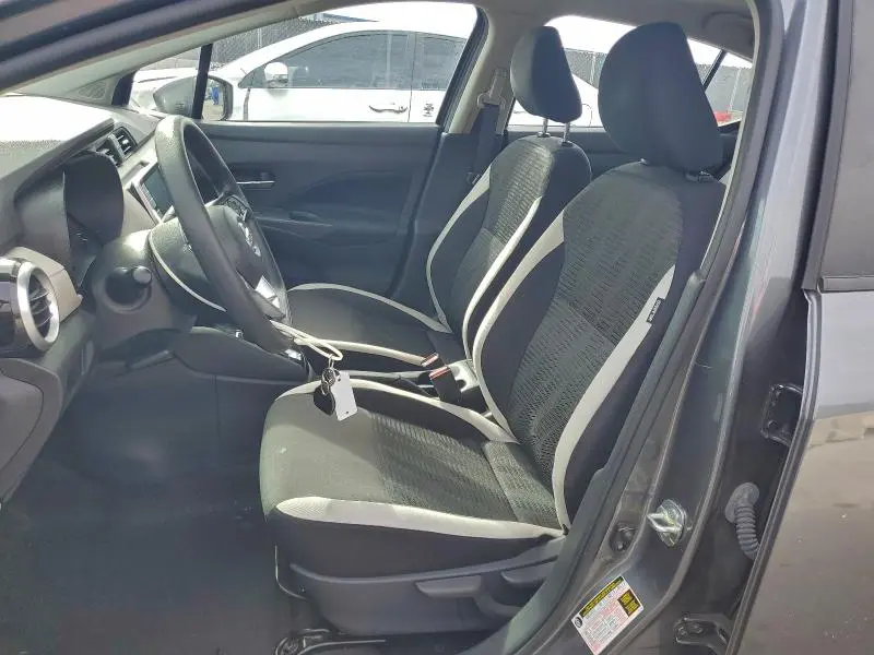 2022 NISSAN VERSA SV  