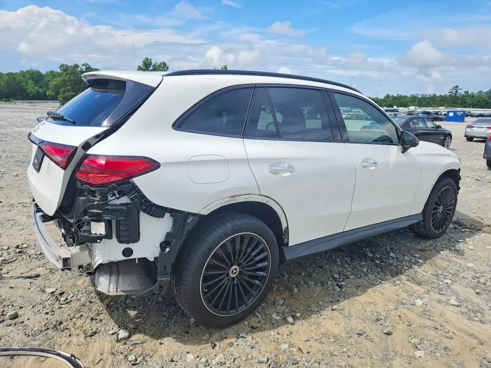 2023 MERCEDES-BENZ GLC 300  
