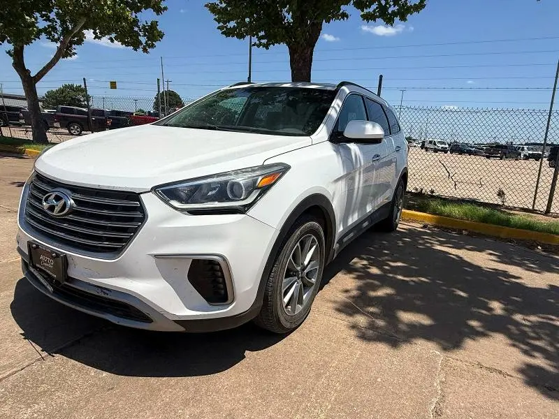 2017 HYUNDAI SANTA FE SE  