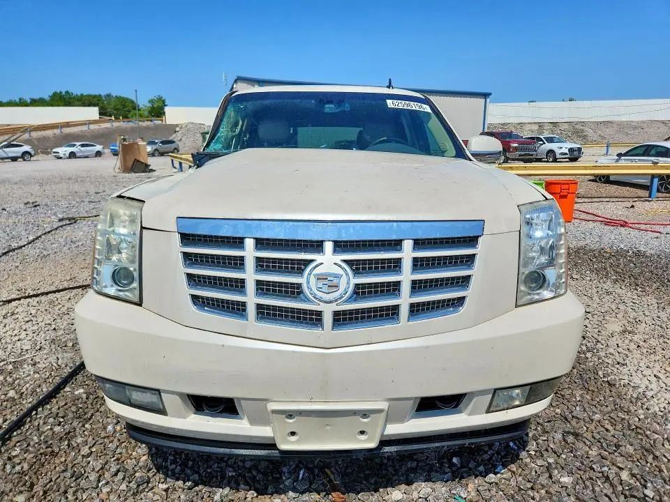 2013 CADILLAC ESCALADE LUXURY  