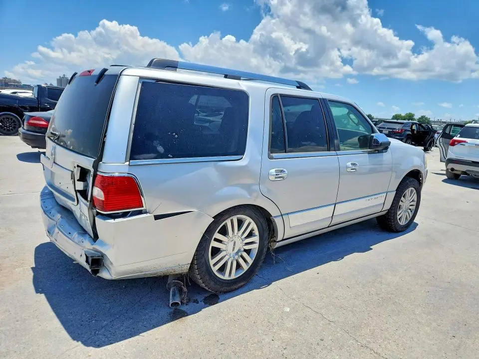2013 LINCOLN NAVIGATOR   