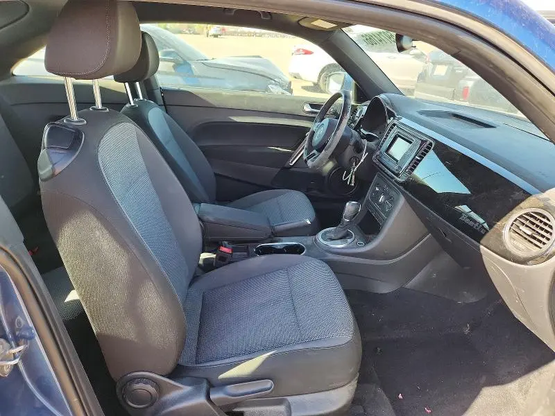 2019 VOLKSWAGEN BEETLE S  