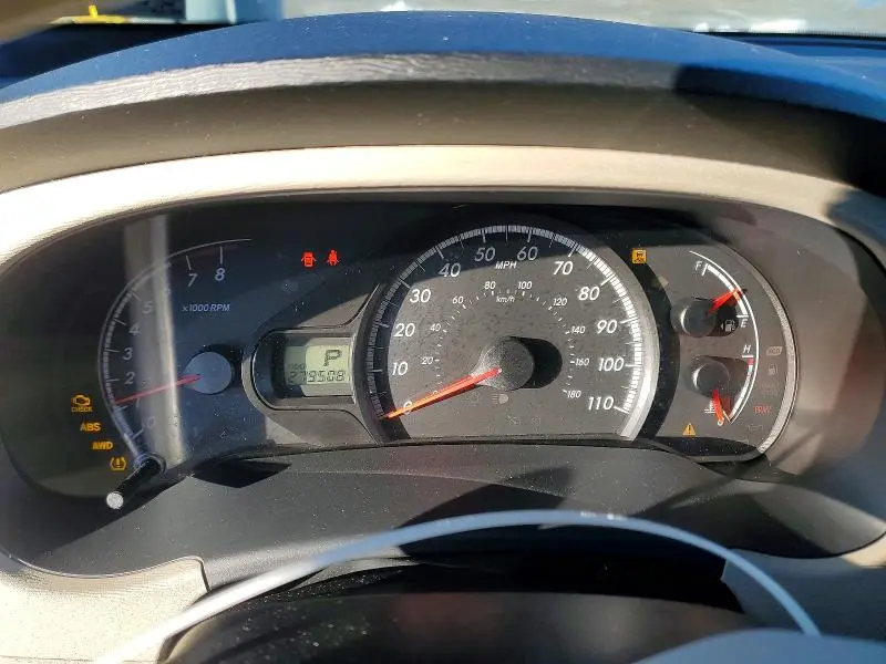 2011 TOYOTA SIENNA LE  