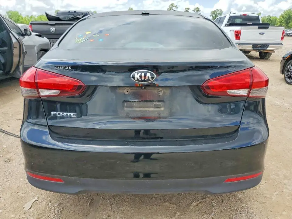 2017 KIA FORTE LX  