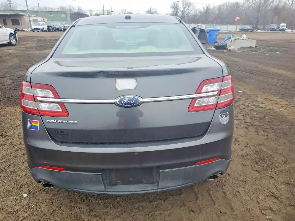 2015 FORD TAURUS SE  