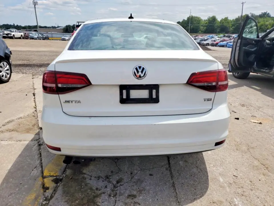 2016 VOLKSWAGEN JETTA SPORT  