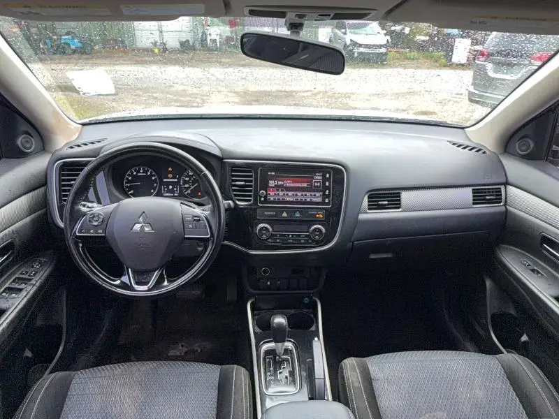 2018 MITSUBISHI OUTLANDER SE  