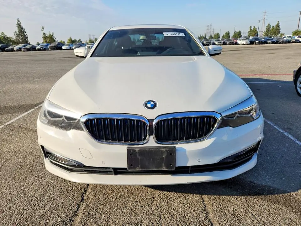 2018 BMW 530E   
