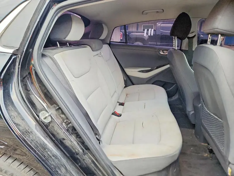2022 HYUNDAI IONIQ SE  